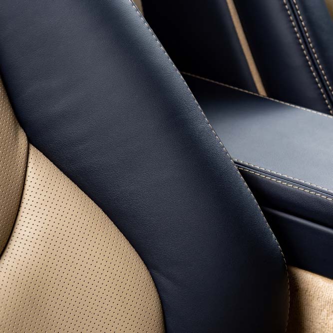 Färgglad patchwork bilstolsöverdrag